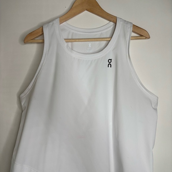 On Running Court Dress White size XL - Picture 5 of 9